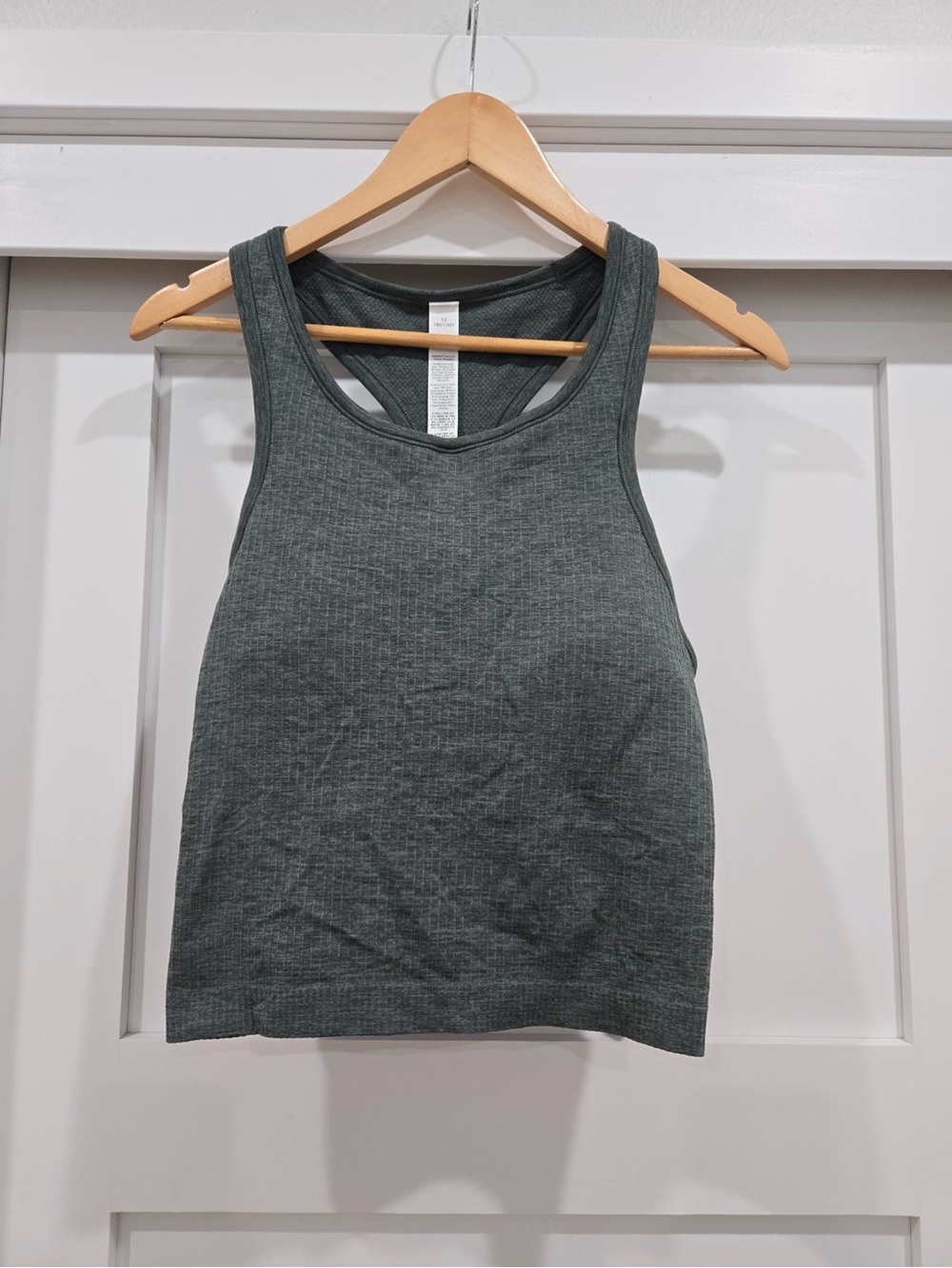 NWT Lululemon Ebb to Street Cropped Tank Size 12 Green